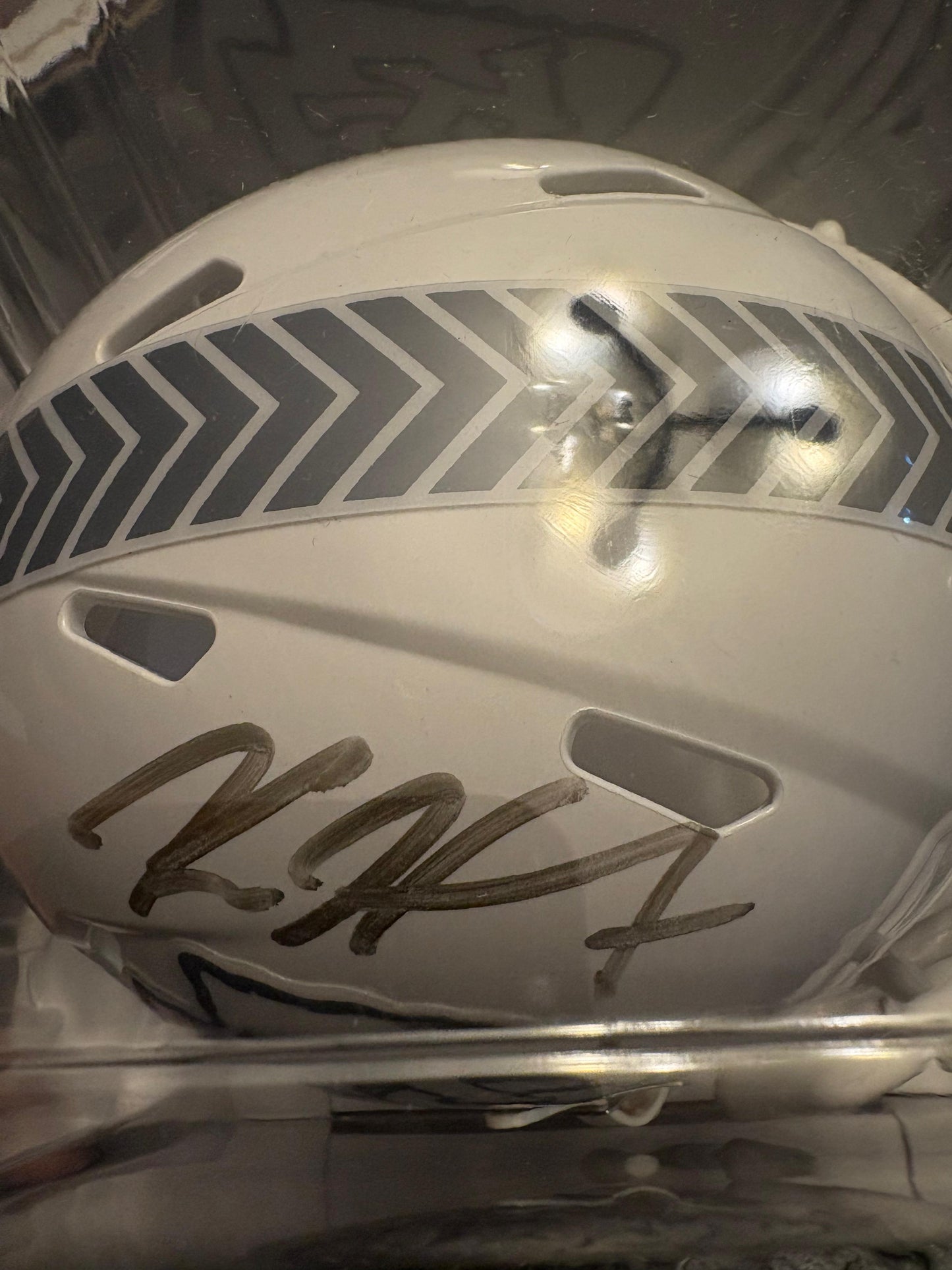 Mini Casco Firmado Kareem Hunt- Salute To Service-Beckett