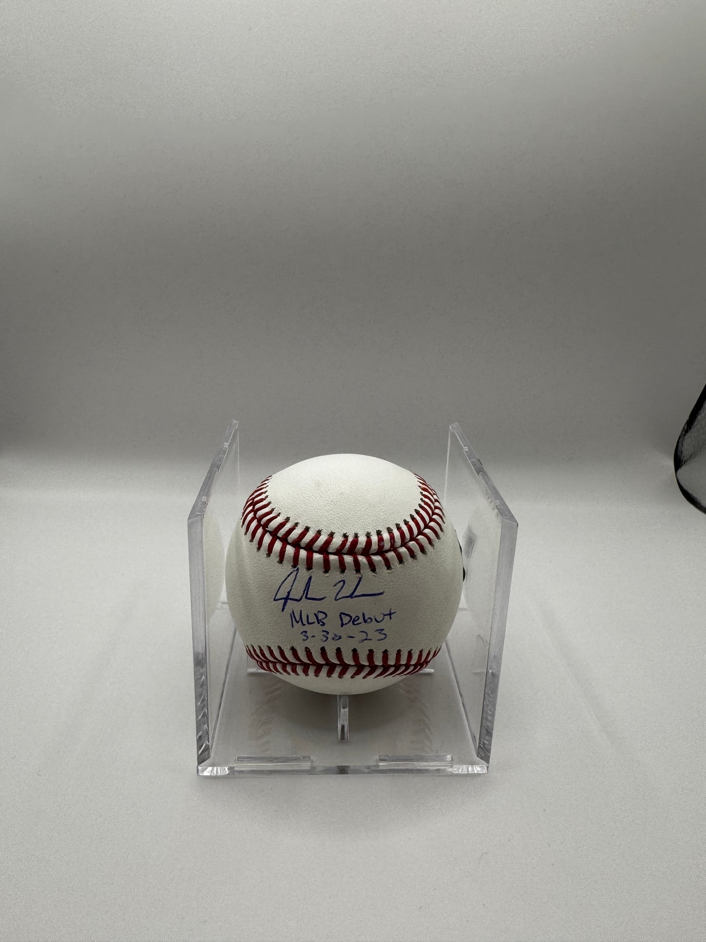 BOLA FIRMADA JORDAN WALKER Inscripción “MLB DEBUT 3-30-23”