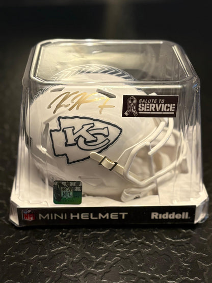 Mini Casco Firmado Kareem Hunt- Salute To Service-Beckett